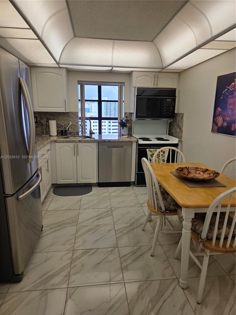 Towers of Ocean View · #1124 in Hallandale Beach - Photo 16
