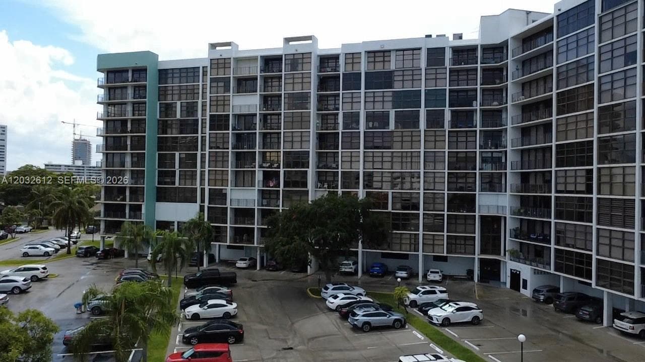 Towers of Ocean View · #1124 in Hallandale Beach - Photo 4