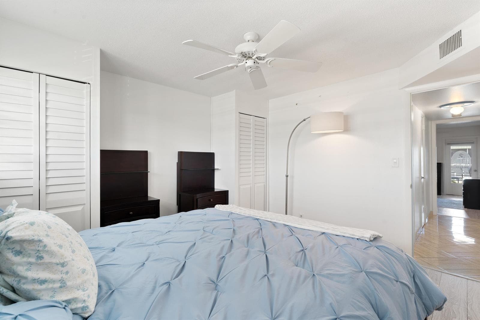 20-117 Lehane TErr #210 NPB, FL-120