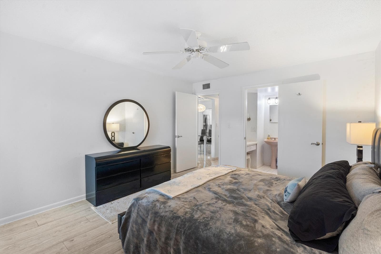 15-117 Lehane TErr #210 NPB, FL-115