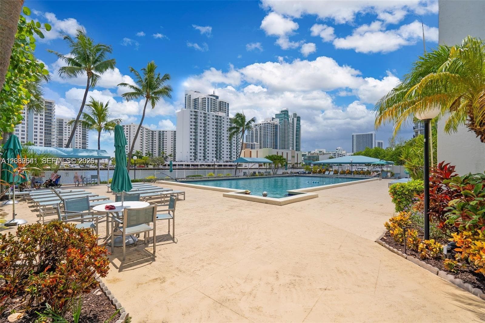 OCEANVIEW PARK CONDO · #715 in Hallandale Beach - Photo 27