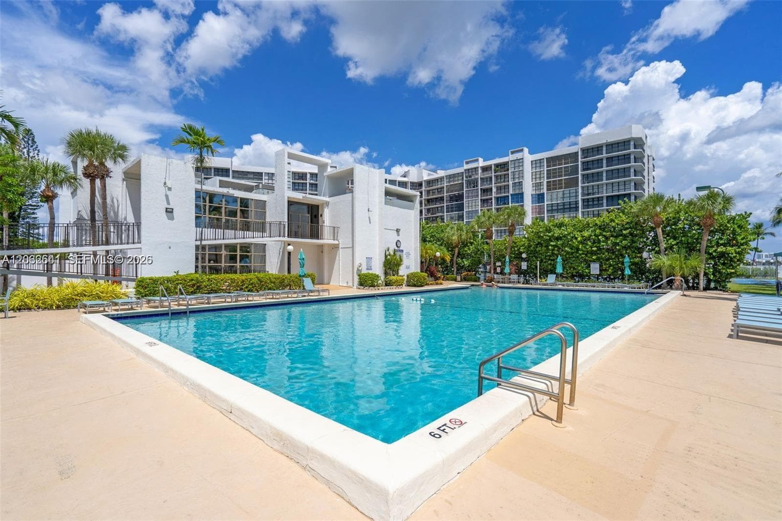 OCEANVIEW PARK CONDO · #715 in Hallandale Beach - Photo 24