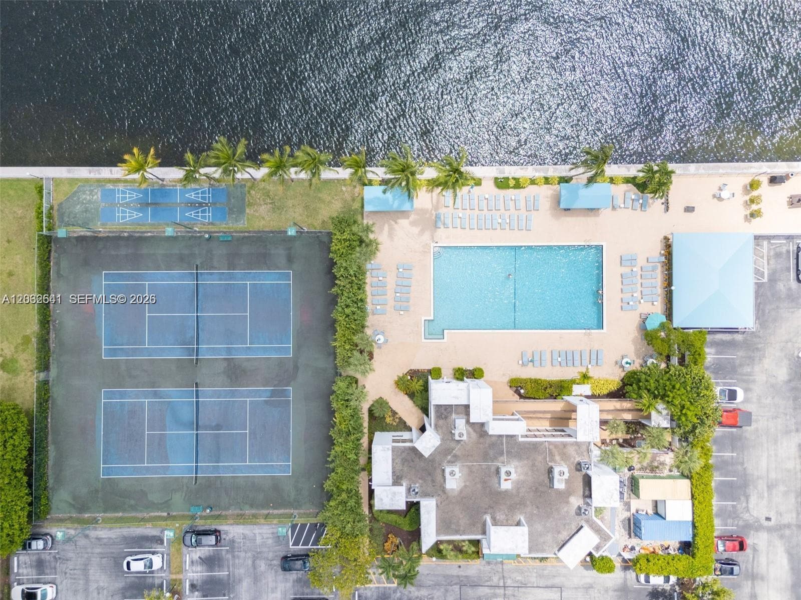 OCEANVIEW PARK CONDO · #715 in Hallandale Beach - Photo 21