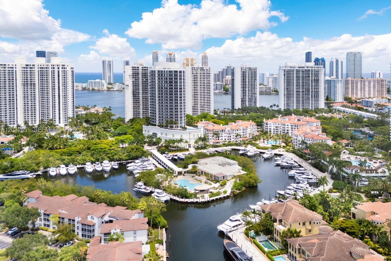 WILLIAMS ISLAND 1000 · #911 in Aventura - Photo 36