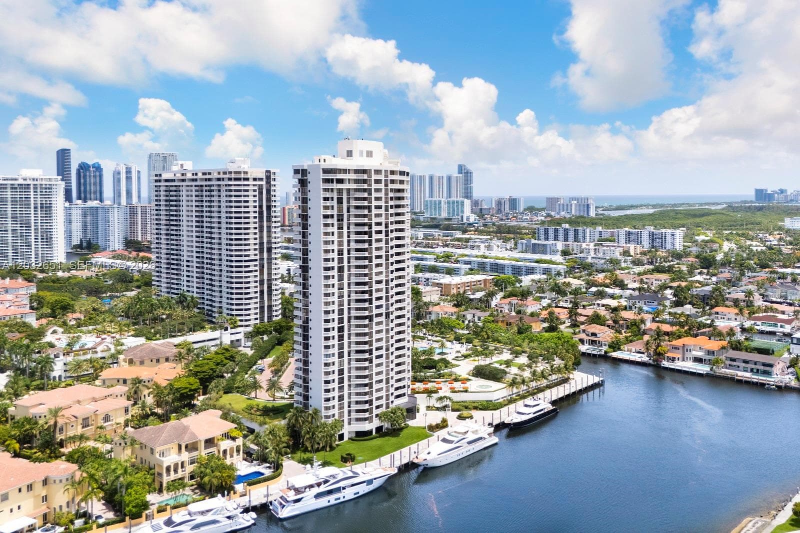 WILLIAMS ISLAND 1000 · #911 in Aventura - Photo 32