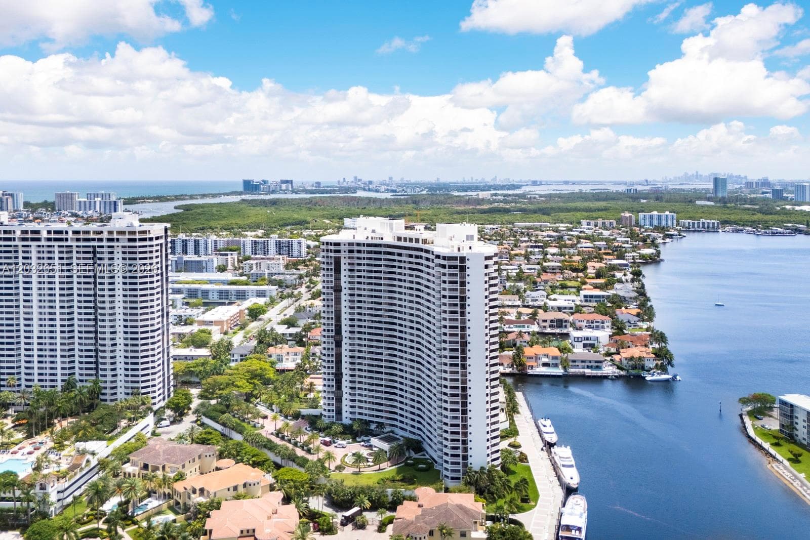 WILLIAMS ISLAND 1000 · #911 in Aventura - Photo 34