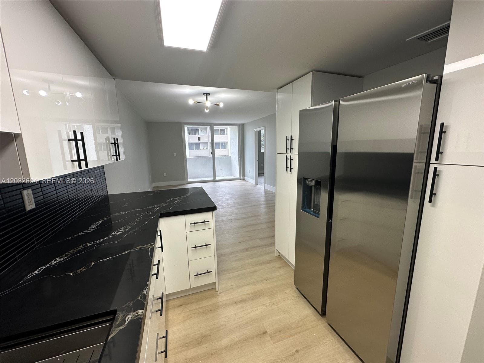 SAMARI LAKE EAST CONDO · #1325 in Hialeah Gardens - Photo 3