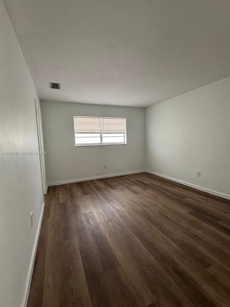 BOCA CAPRI CONDO APTS SLY · #1040 in Boca Raton - Photo 10