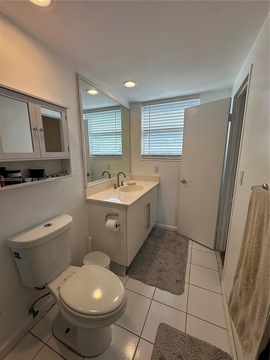 RESIDENCES ON HOLLYWOOD B · #1429 in Hollywood - Photo 14
