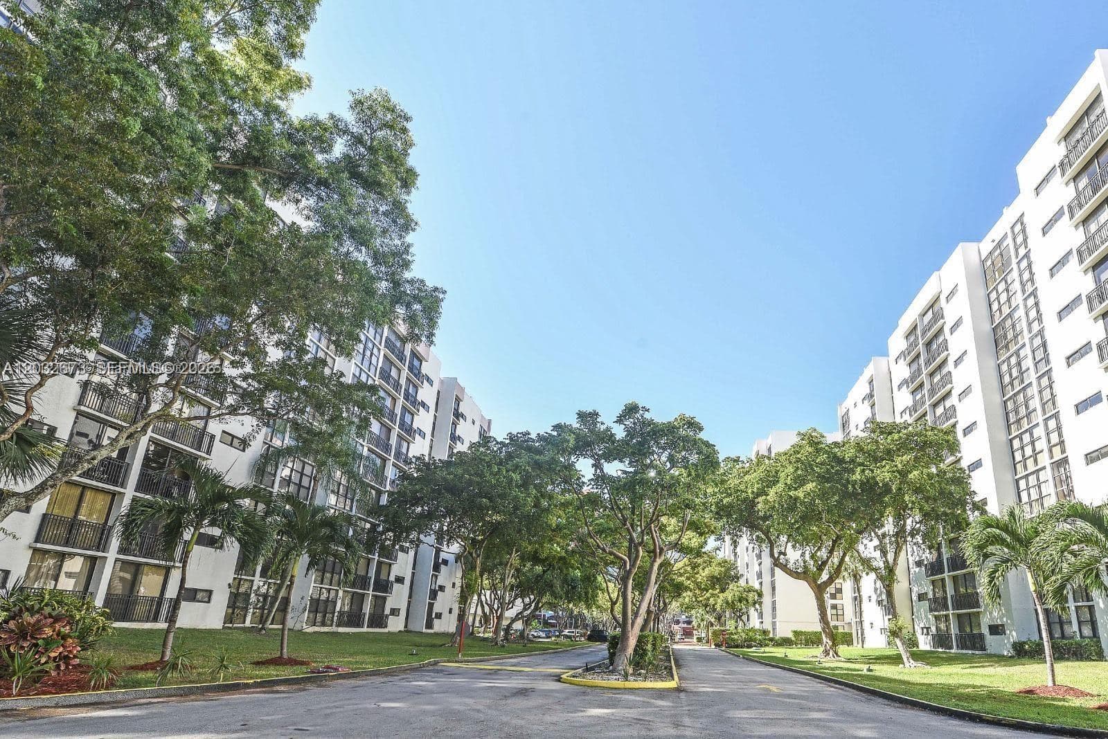 PLAZA OF AMERICAS CONDO P · #601 in Sunny Isles Beach - Photo 2
