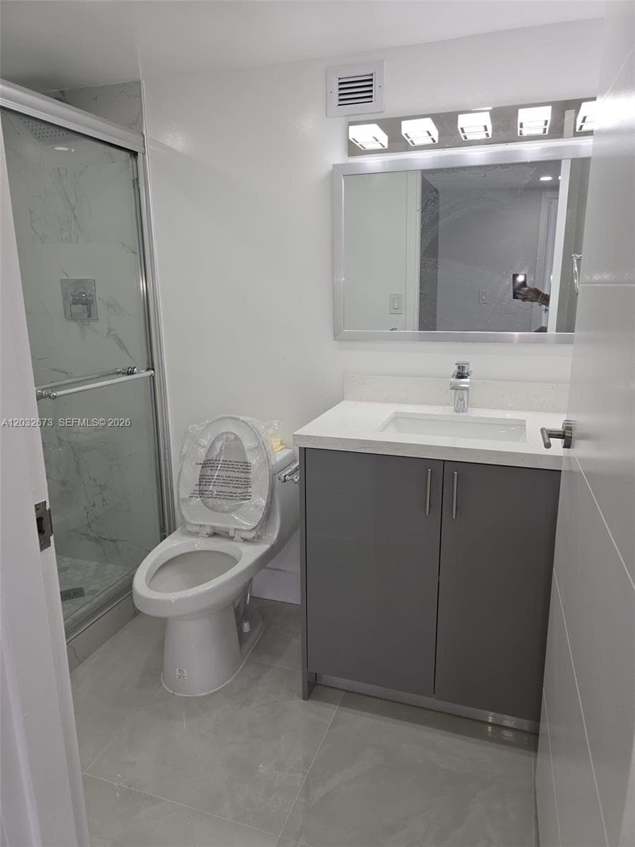PLAZA OF AMERICAS CONDO P · #601 in Sunny Isles Beach - Photo 10
