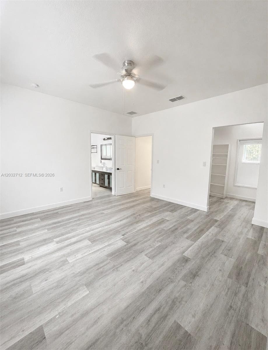 363 NE 35th Ter photo 23