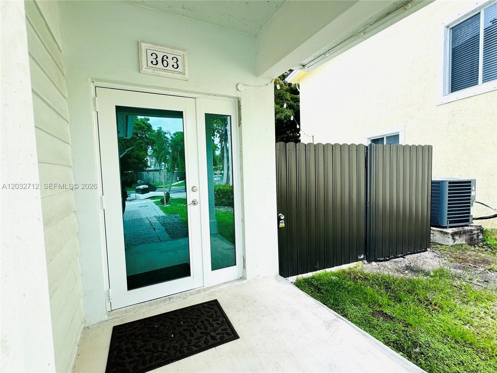 363 NE 35th Ter photo 6