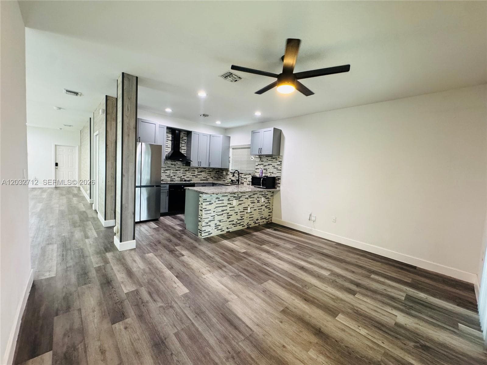 363 NE 35th Ter photo 12
