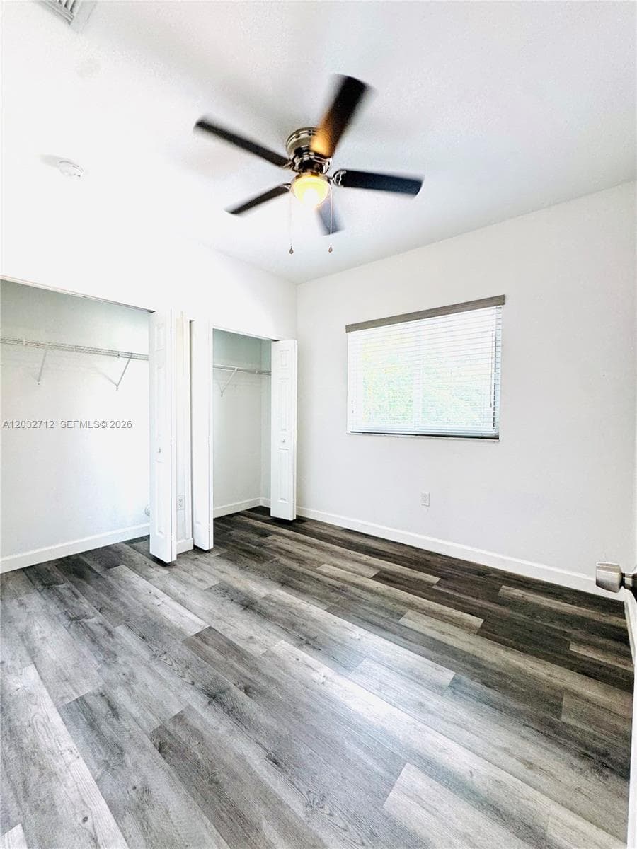 363 NE 35th Ter photo 22