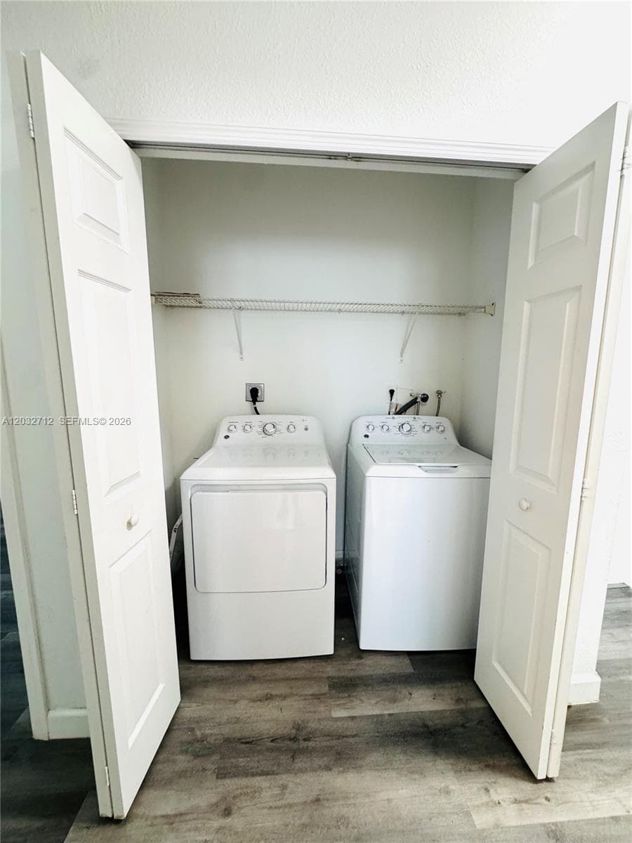 363 NE 35th Ter photo 19