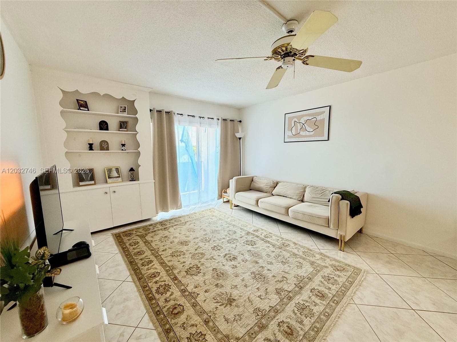 For Sale, Beautiful unit for Sale in the Heart of Sunny Isles Investors Paradise by Andrea Guzman