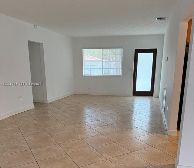 753 Navarre Ave photo 3