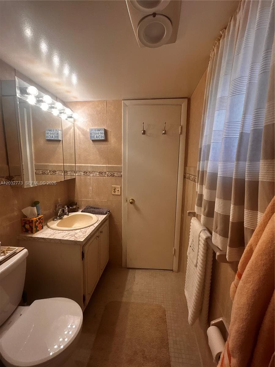 WINTER HAVEN TOWERS CONDO · #303 in Hollywood - Photo 9