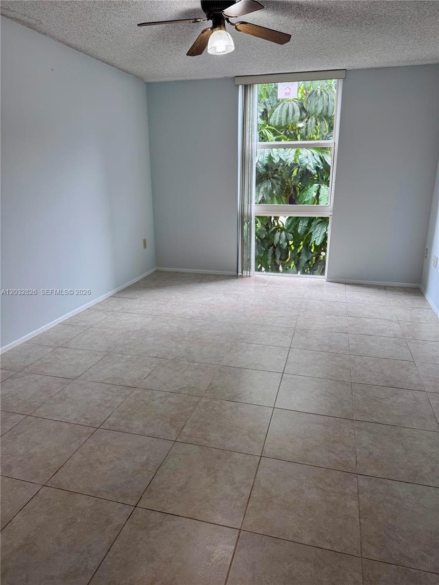 Woodside · #232 in North Miami Beach - Photo 8