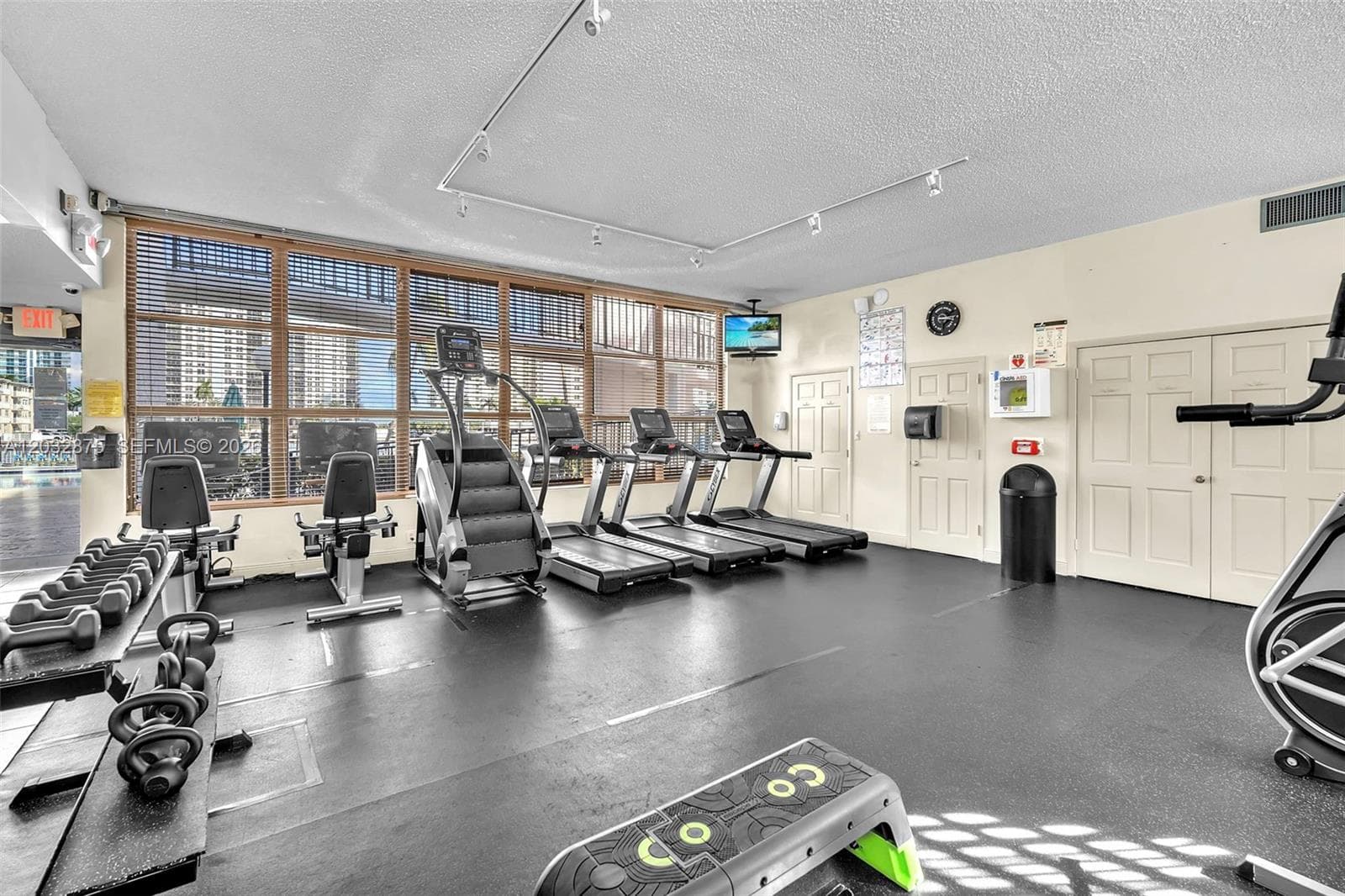 OCEANVIEW PARK CONDO · #229 in Hallandale Beach - Photo 27