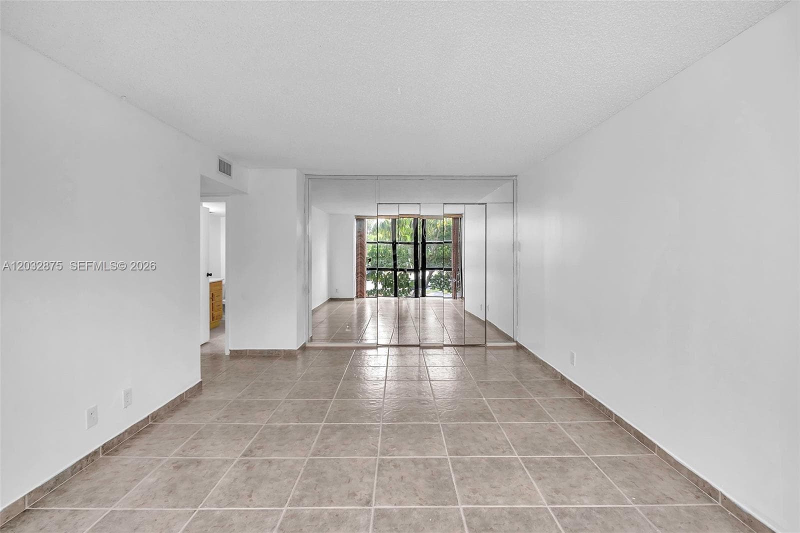 OCEANVIEW PARK CONDO · #229 in Hallandale Beach - Photo 17