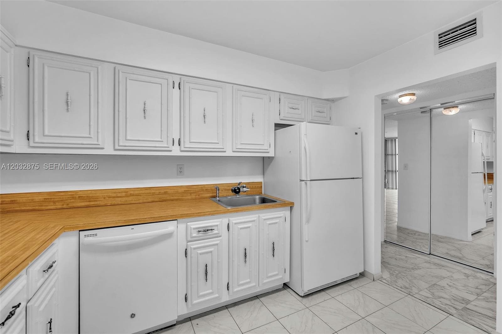 OCEANVIEW PARK CONDO · #229 in Hallandale Beach - Photo 14