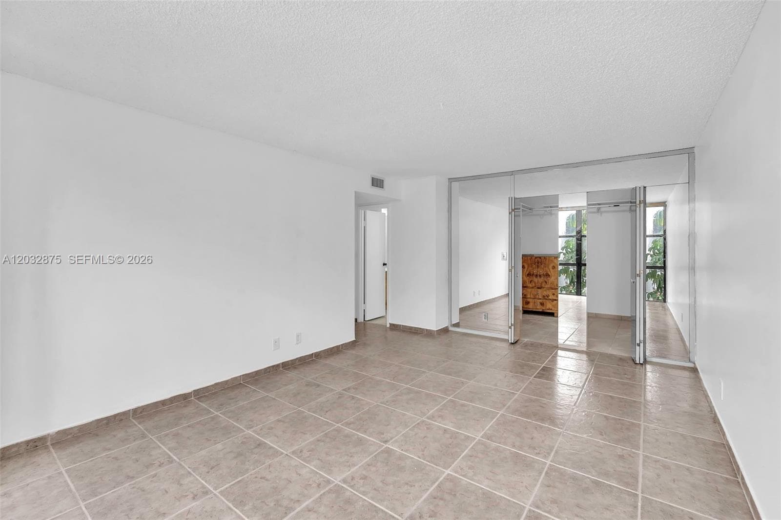 OCEANVIEW PARK CONDO · #229 in Hallandale Beach - Photo 18