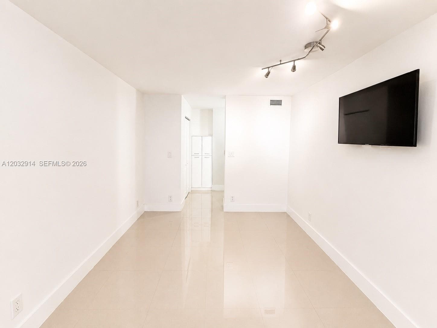 PRINCE GEORGE ARMS CONDO · #8I in Hallandale Beach - Photo 17