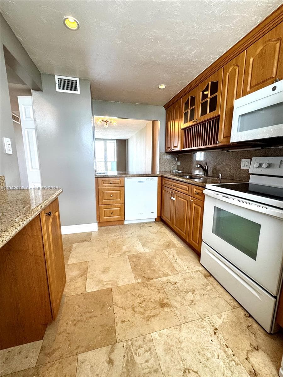 CORAL ISLE WEST CONDO · #805 in North Miami Beach - Photo 2