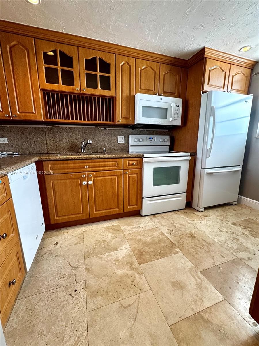 CORAL ISLE WEST CONDO · #805 in North Miami Beach - Photo 3