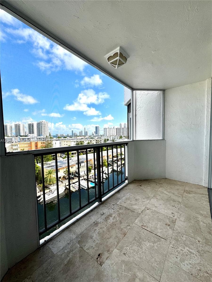 CORAL ISLE WEST CONDO · #805 in North Miami Beach - Photo 8