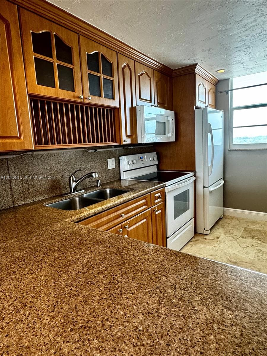 CORAL ISLE WEST CONDO · #805 in North Miami Beach - Photo 21
