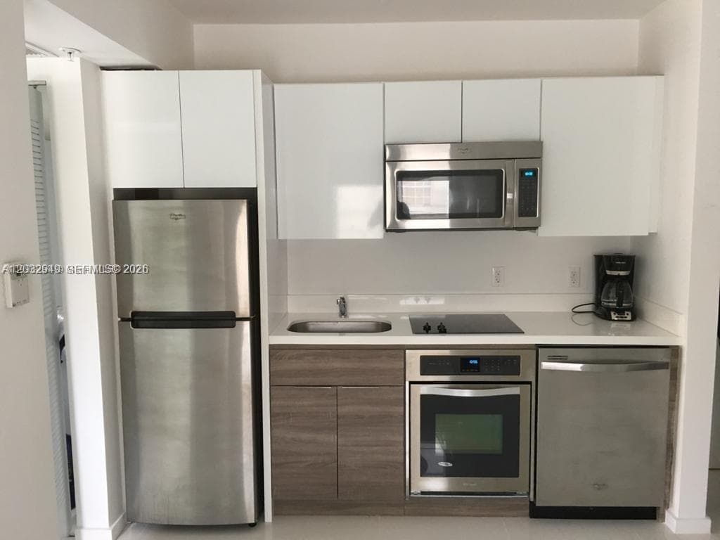 EVA CONDO · #104 in Miami Beach - Photo 7