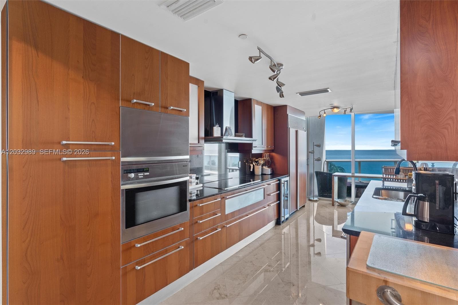 AQUAZUL CONDO · #402 in Lauderdale By The Sea - Photo 9