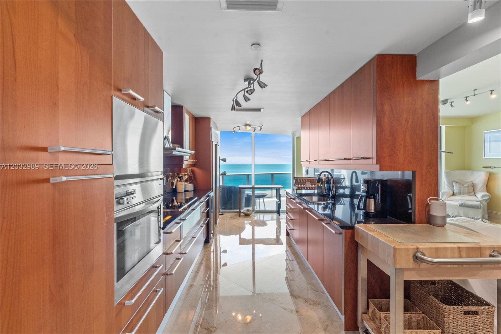 AQUAZUL CONDO · #402 in Lauderdale By The Sea - Photo 10