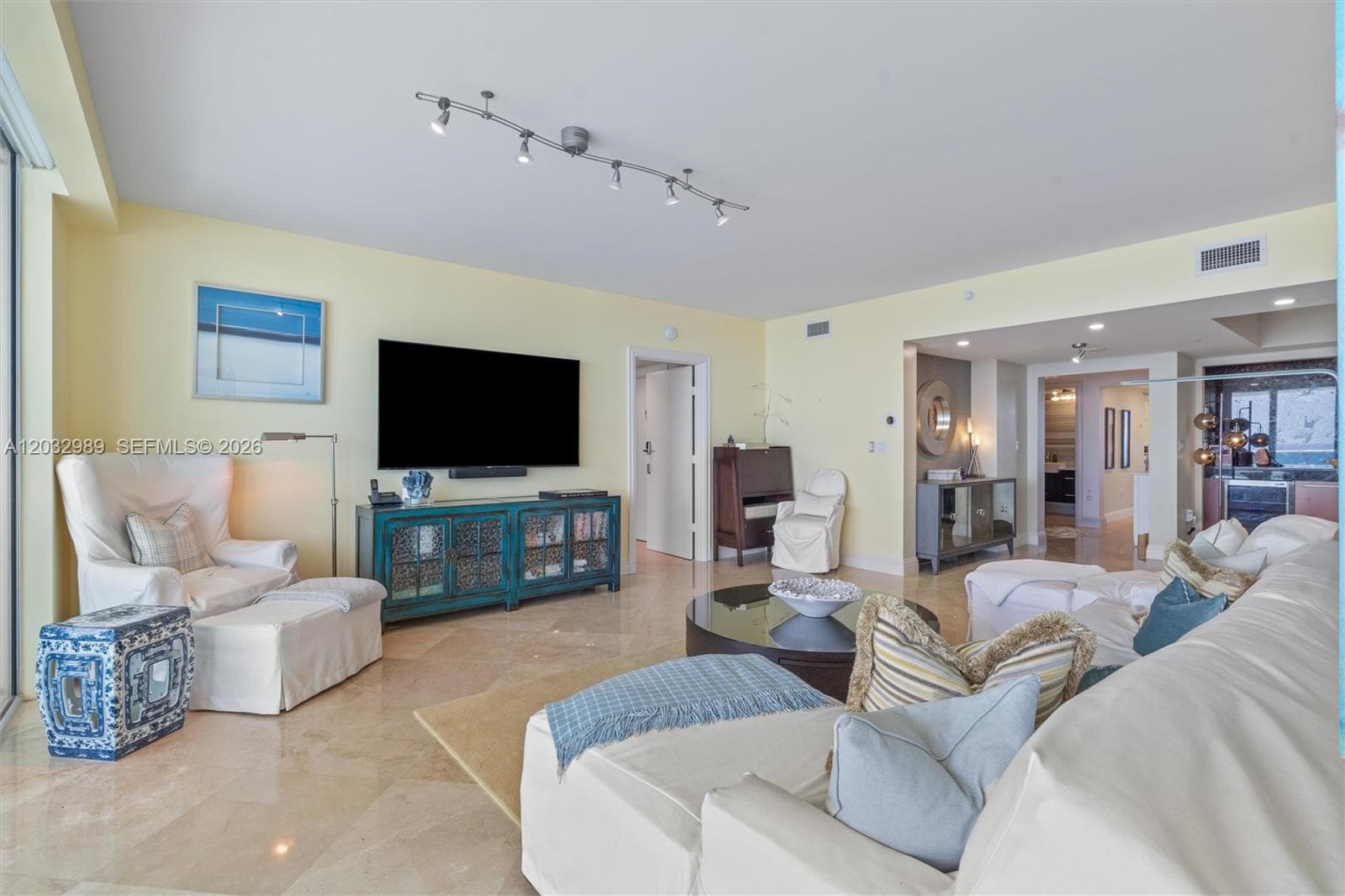 AQUAZUL CONDO · #402 in Lauderdale By The Sea - Photo 8