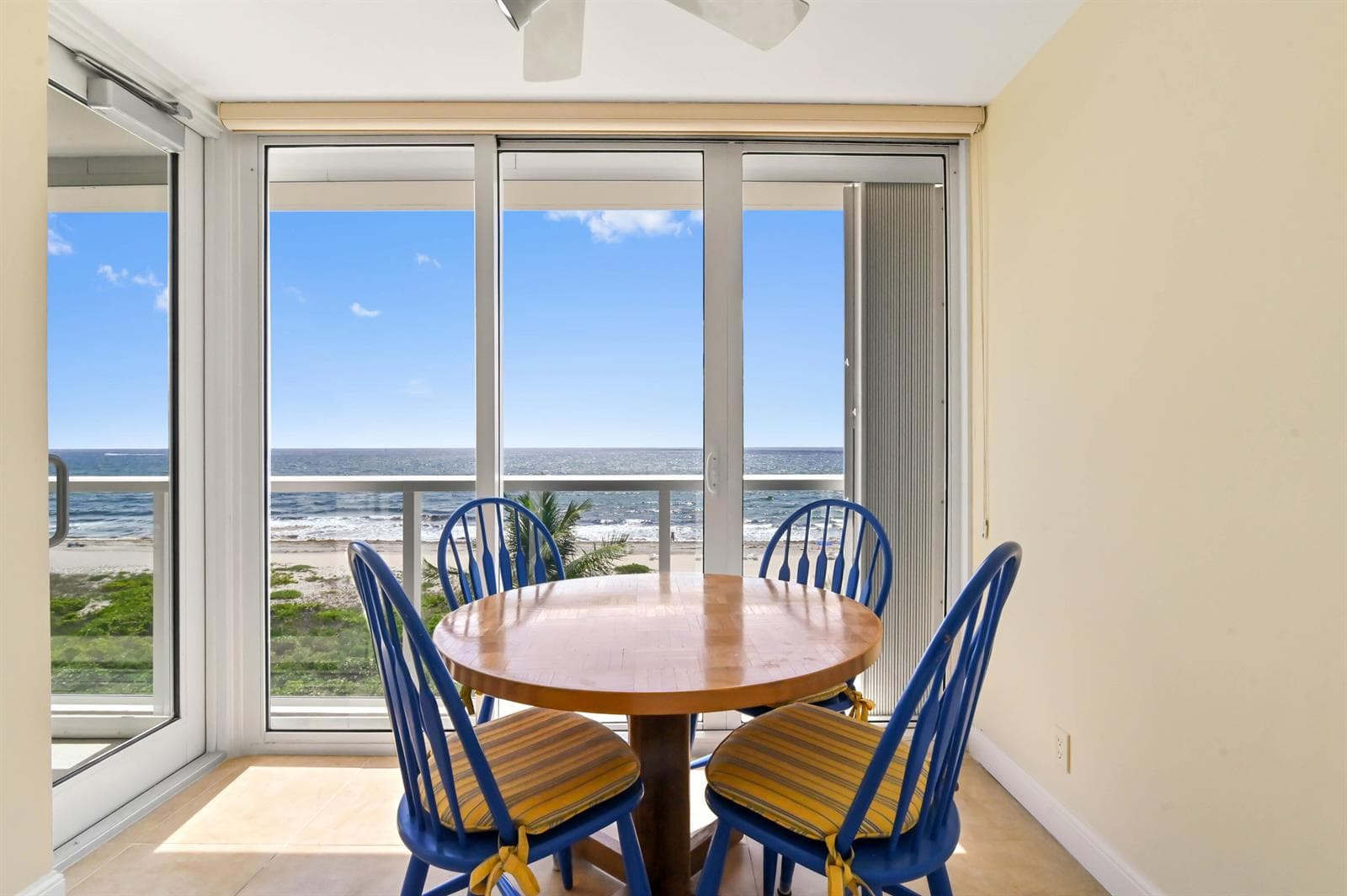 Breakast Room ON THE OCEAN