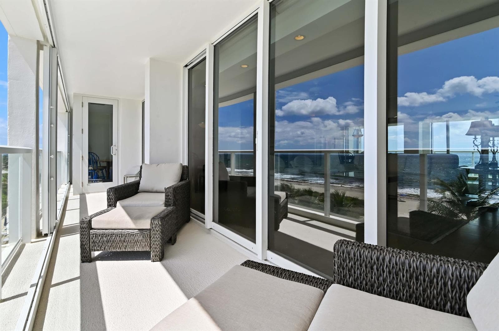 OCEANFRONT Balcony