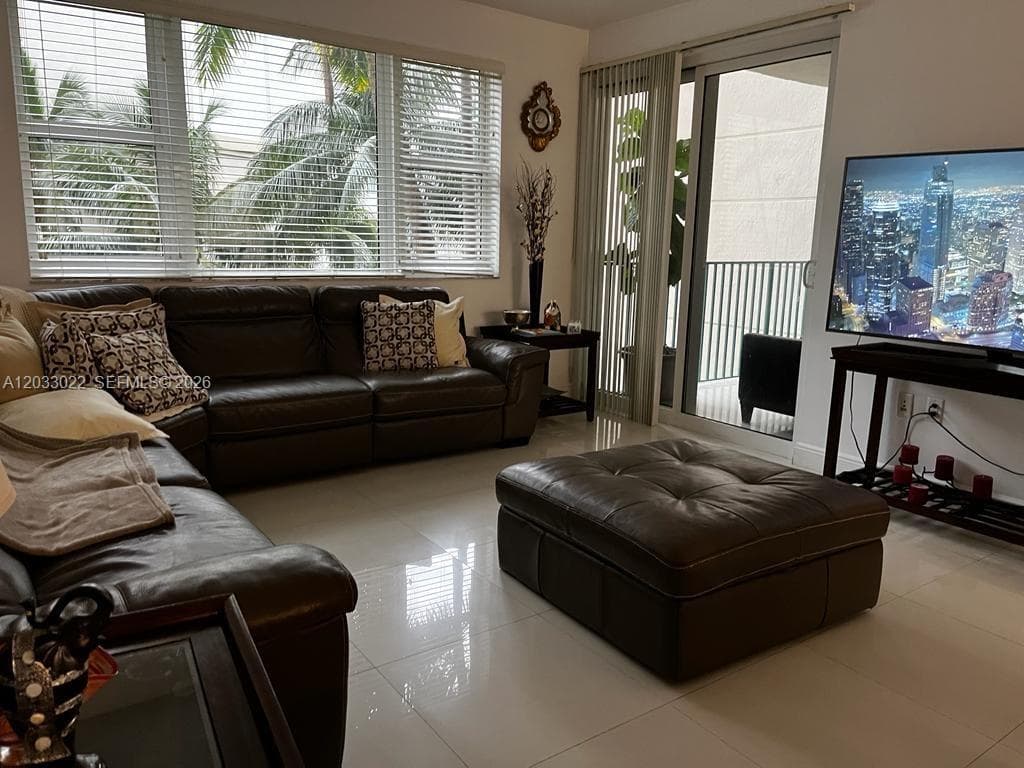TURNBERRY VILLAGE · #218 in Aventura - Photo 10