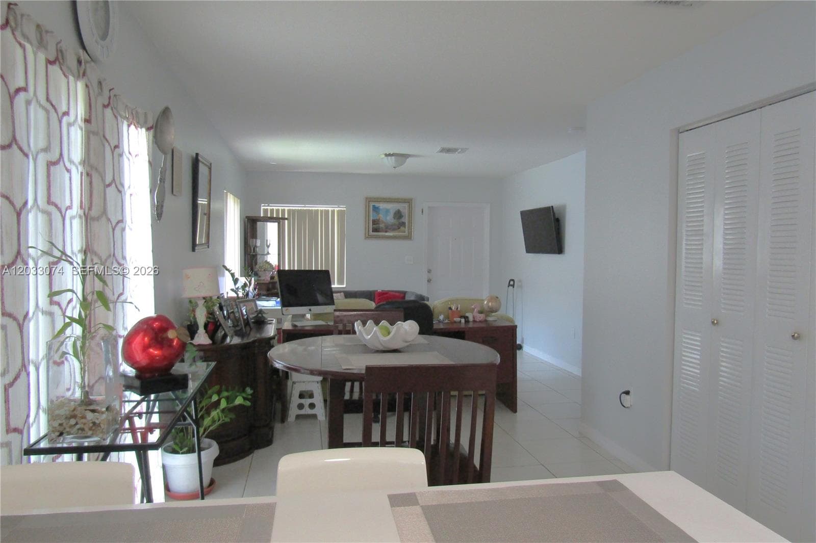 942 SW 8th Pl photo 3