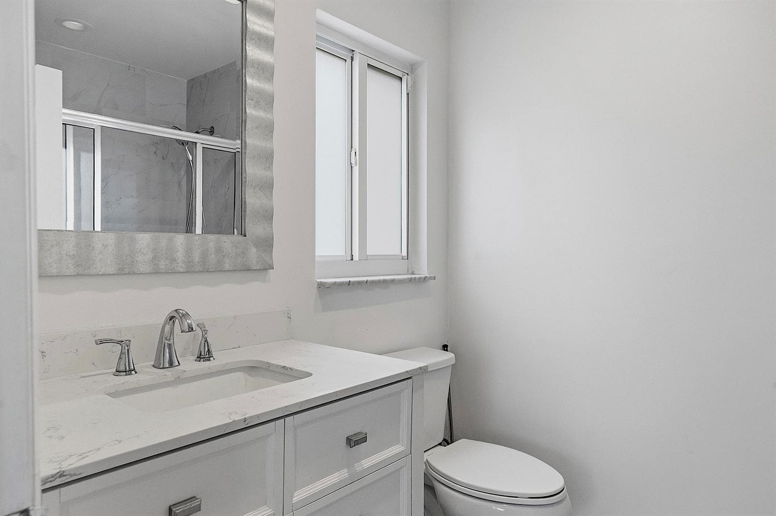 2910 NE 40th Ct - - 031