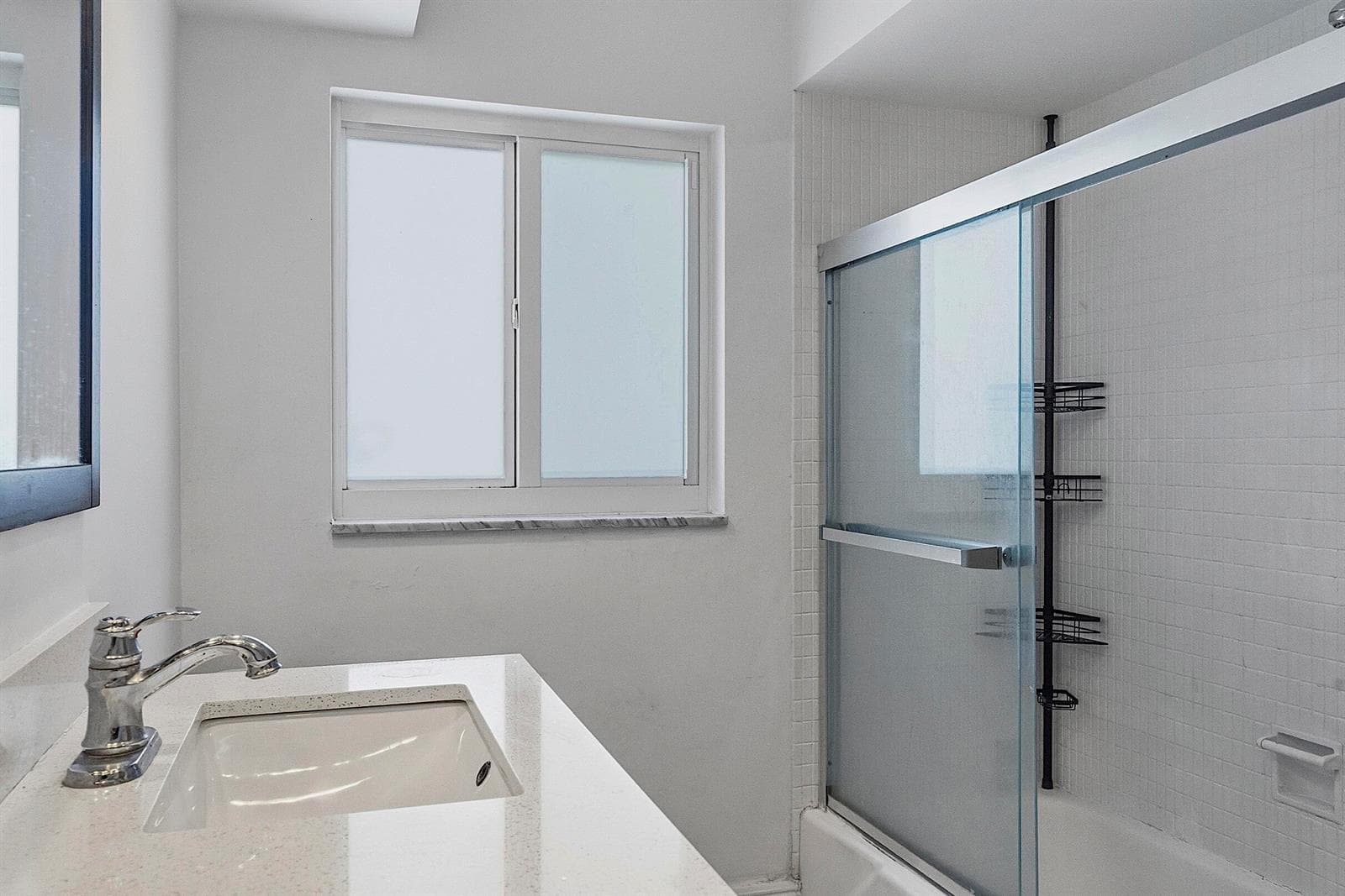 2910 NE 40th Ct - - 019