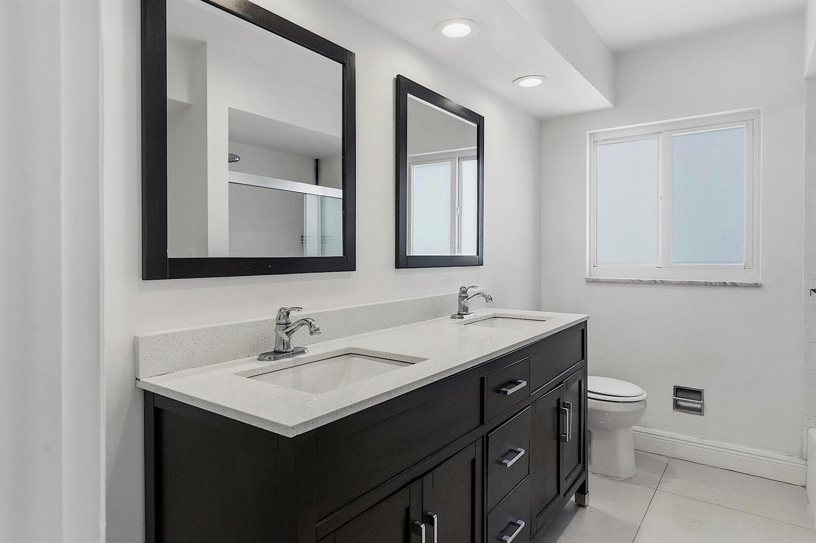 2910 NE 40th Ct - - 017