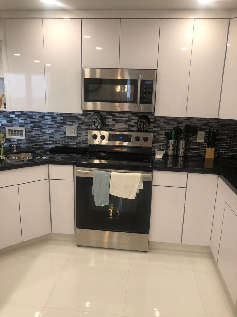 Parker Plaza · #1706 in Hallandale Beach - Photo 21