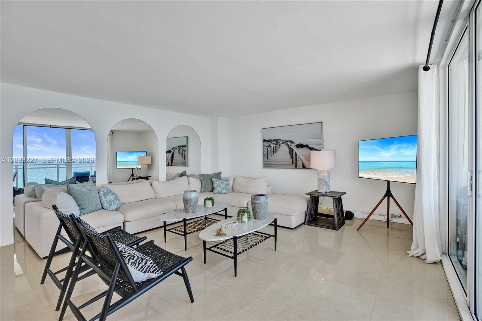 PARKER PLAZA · #821 in Hallandale Beach - Photo 2