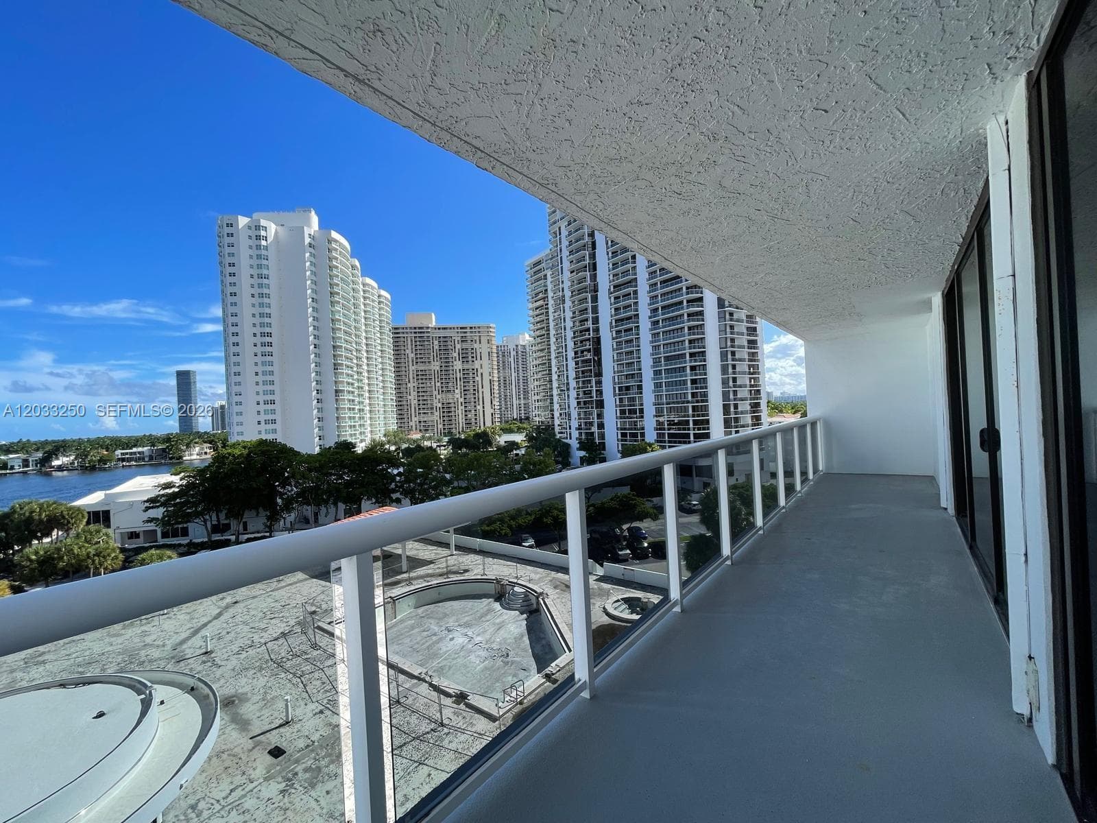 WATERVIEW CONDO · #734 in Aventura - Photo 4