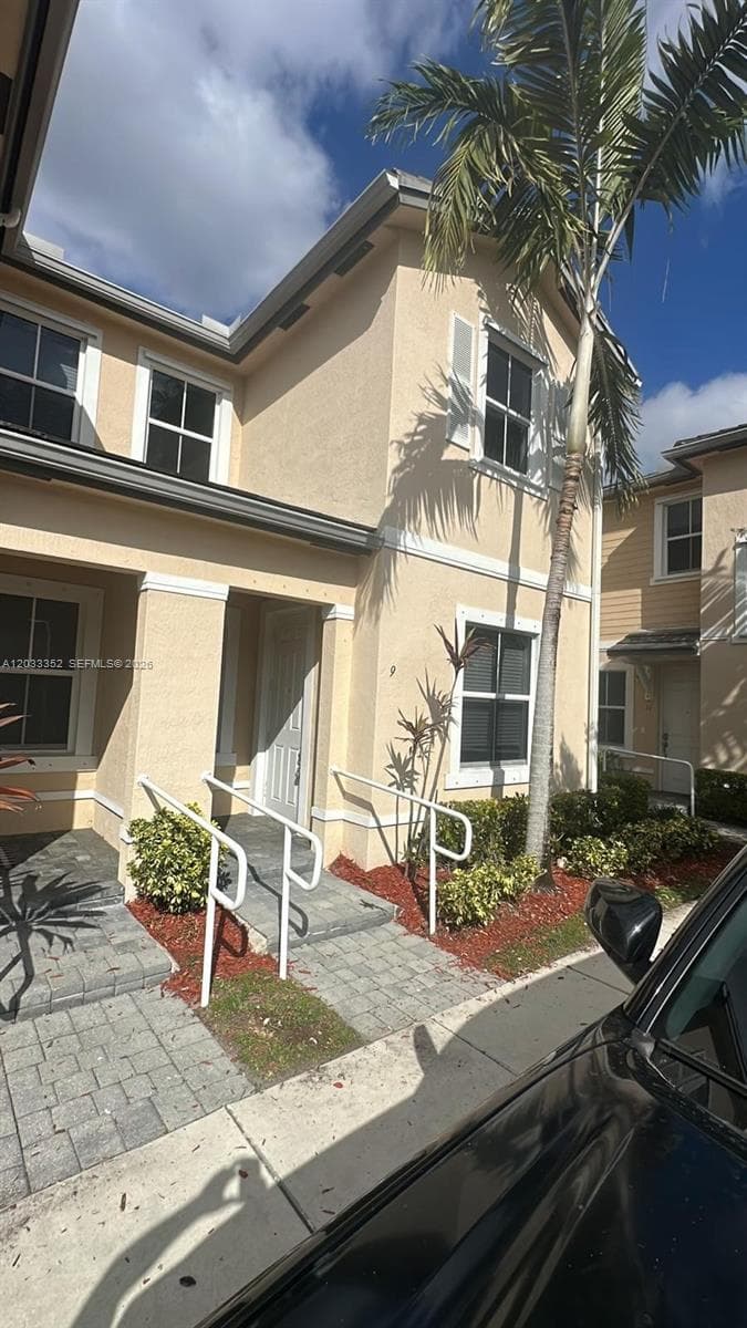 2819 SE 1st Dr #9 photo 3