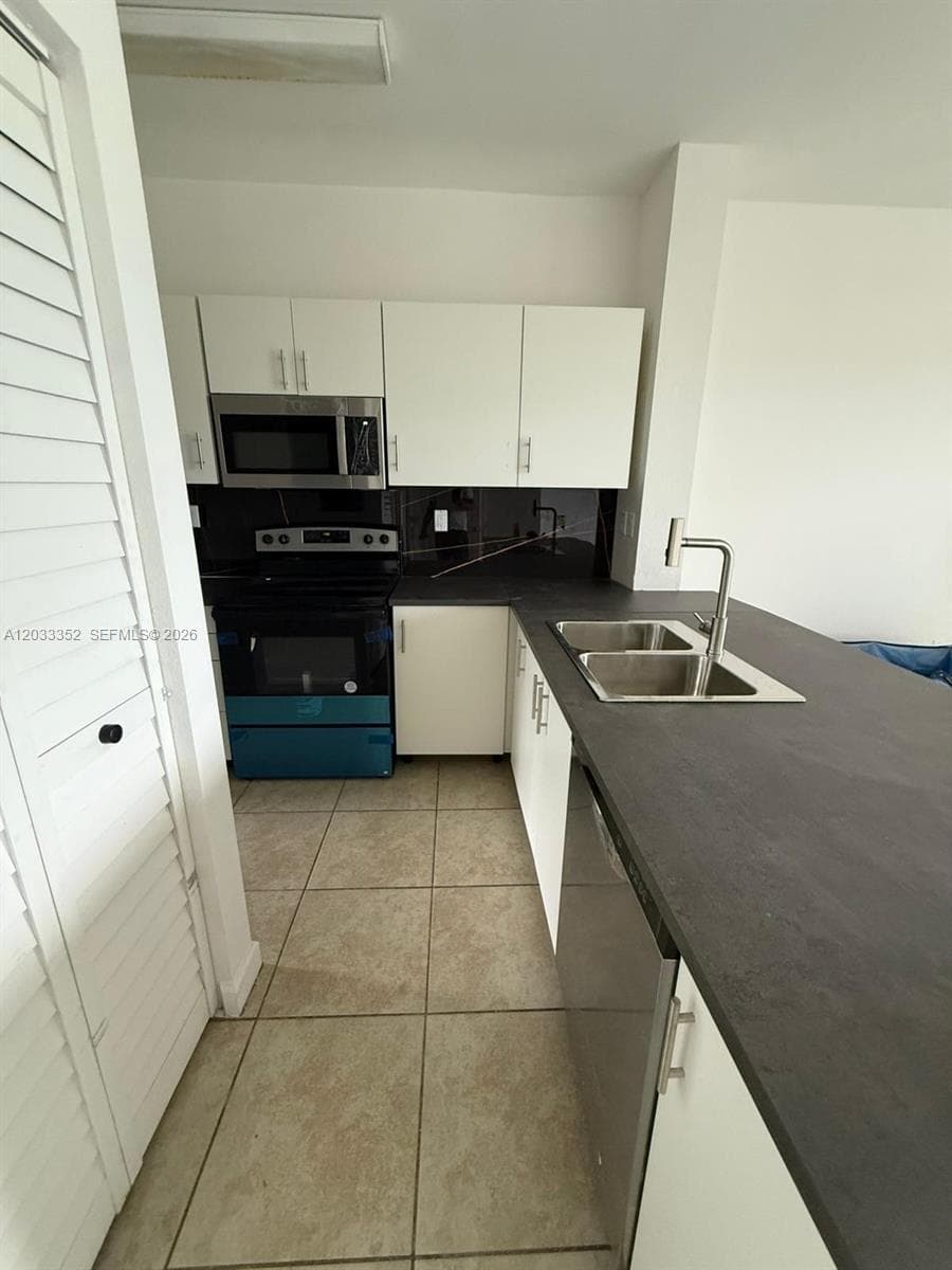 2819 SE 1st Dr #9 photo 8