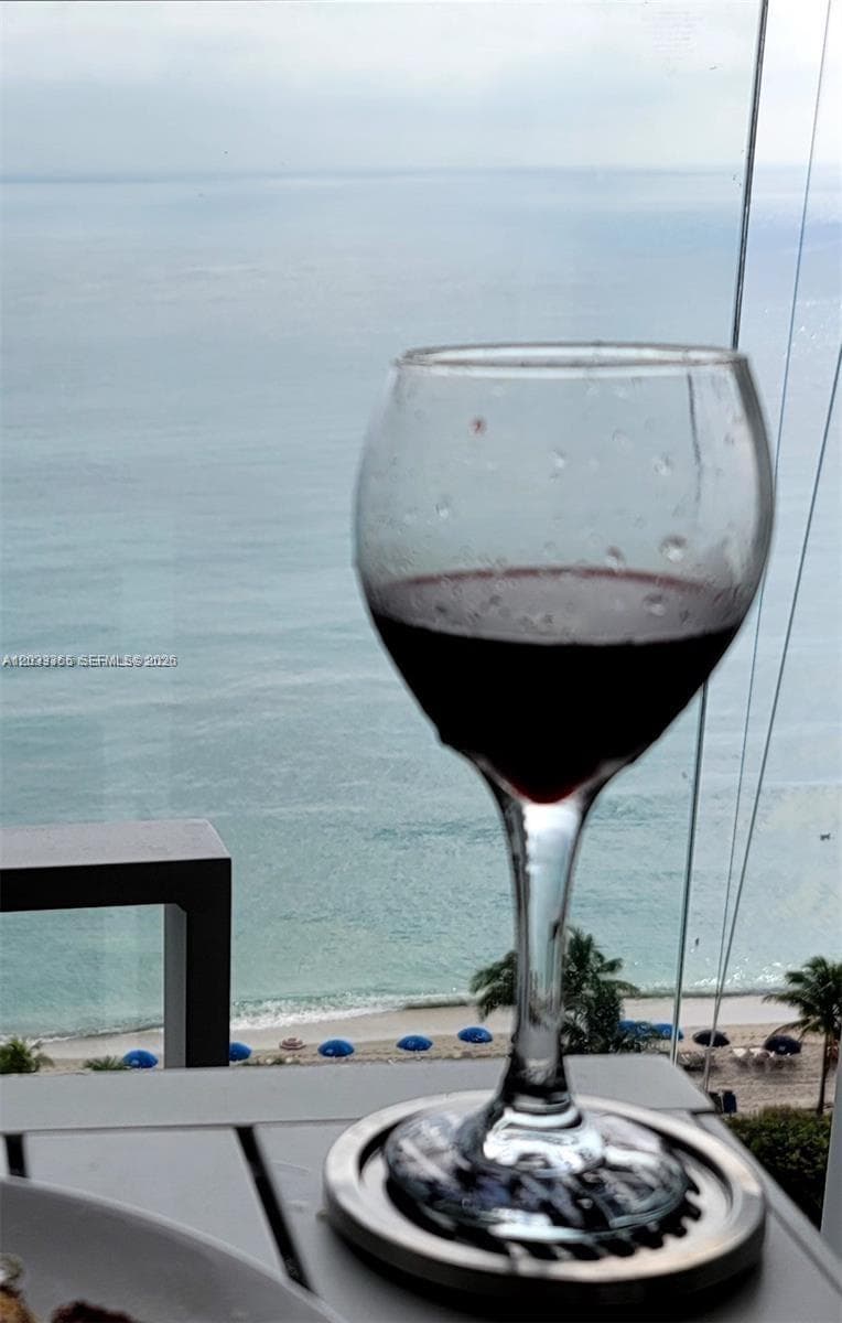 Parker Plaza · #1815 in Hallandale Beach - Photo 2